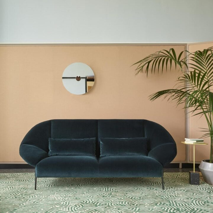 Ura зеркало, Ligne Roset