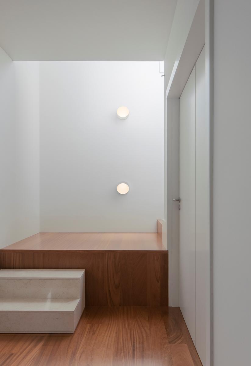 Dots 4665 настенный светильник Vibia