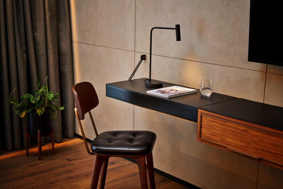 Enna Desk настольная лампа Astro Lighting