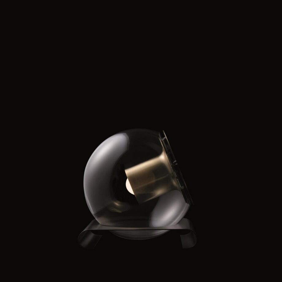 The Globe 228 настольная лампа Oluce
