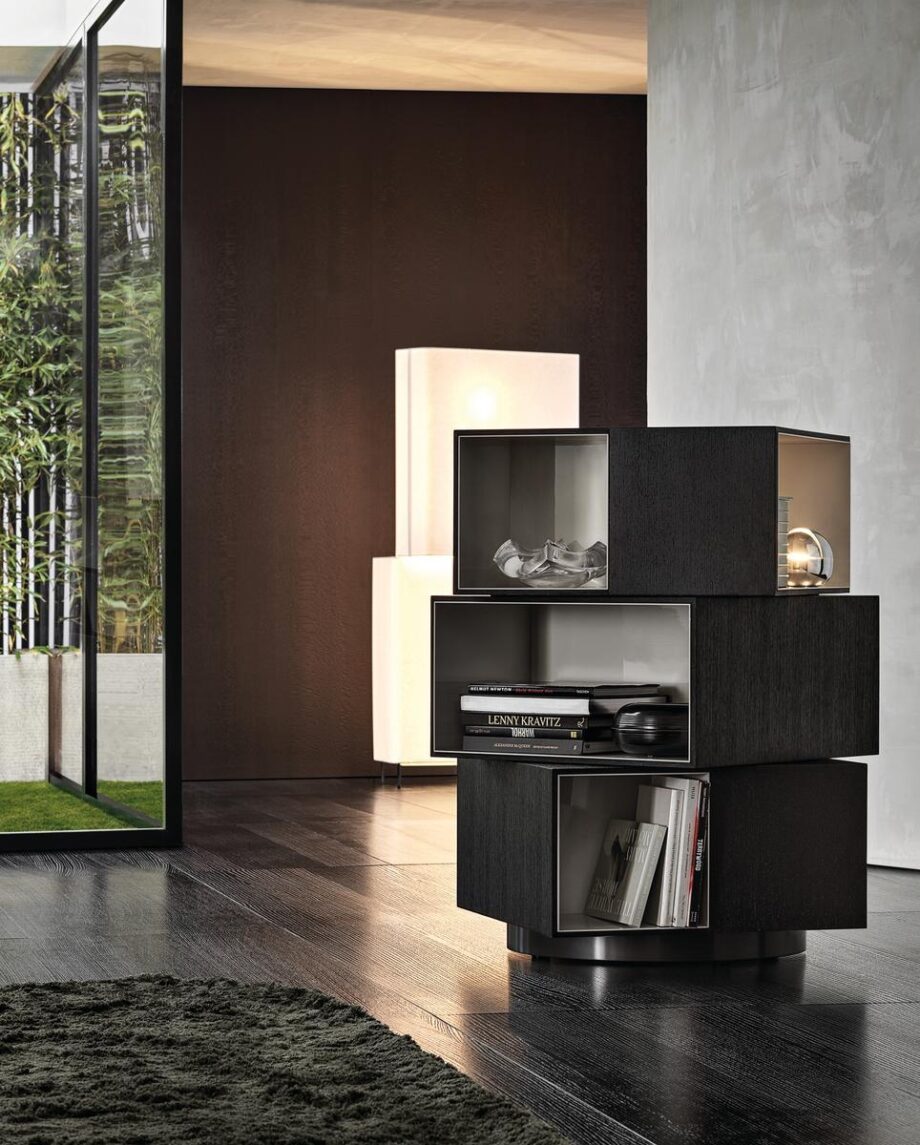 Page книжный шкаф Minotti