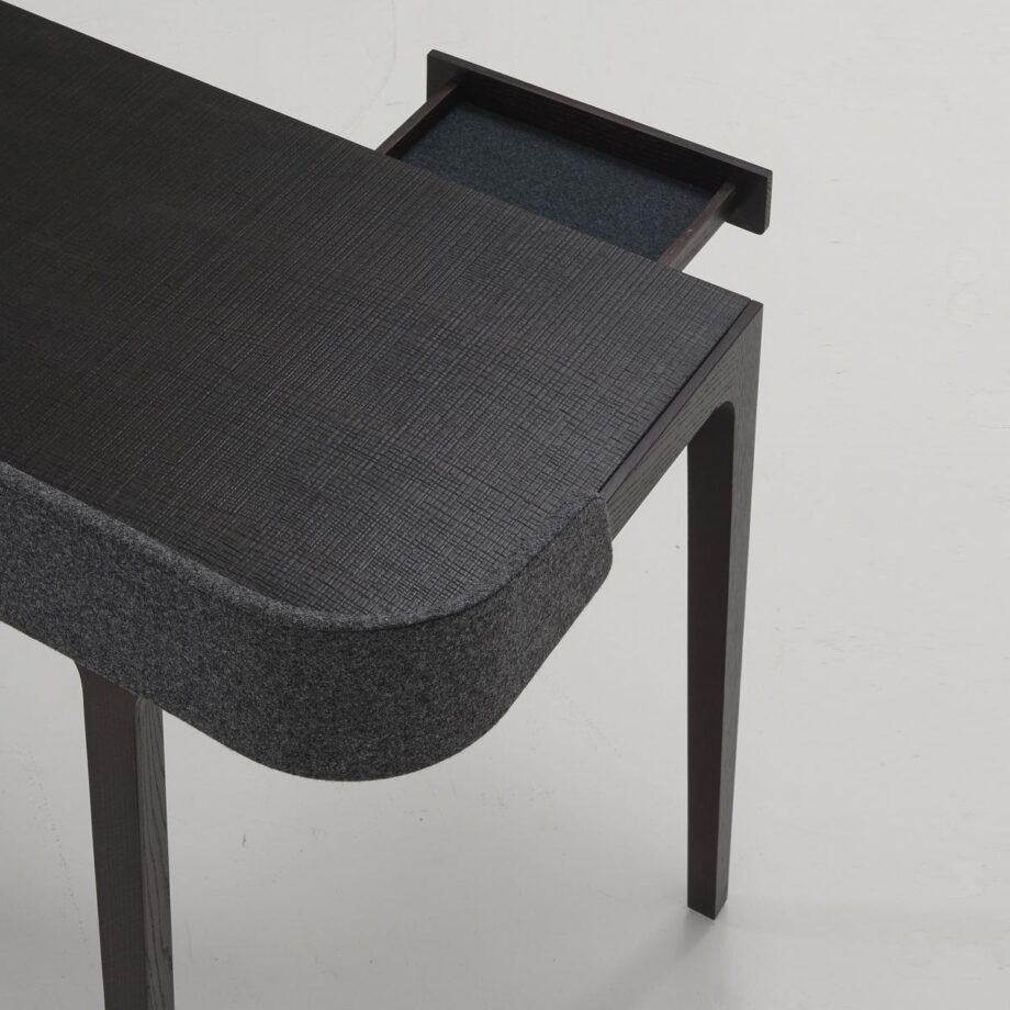 Inside World письменный стол Ligne Roset