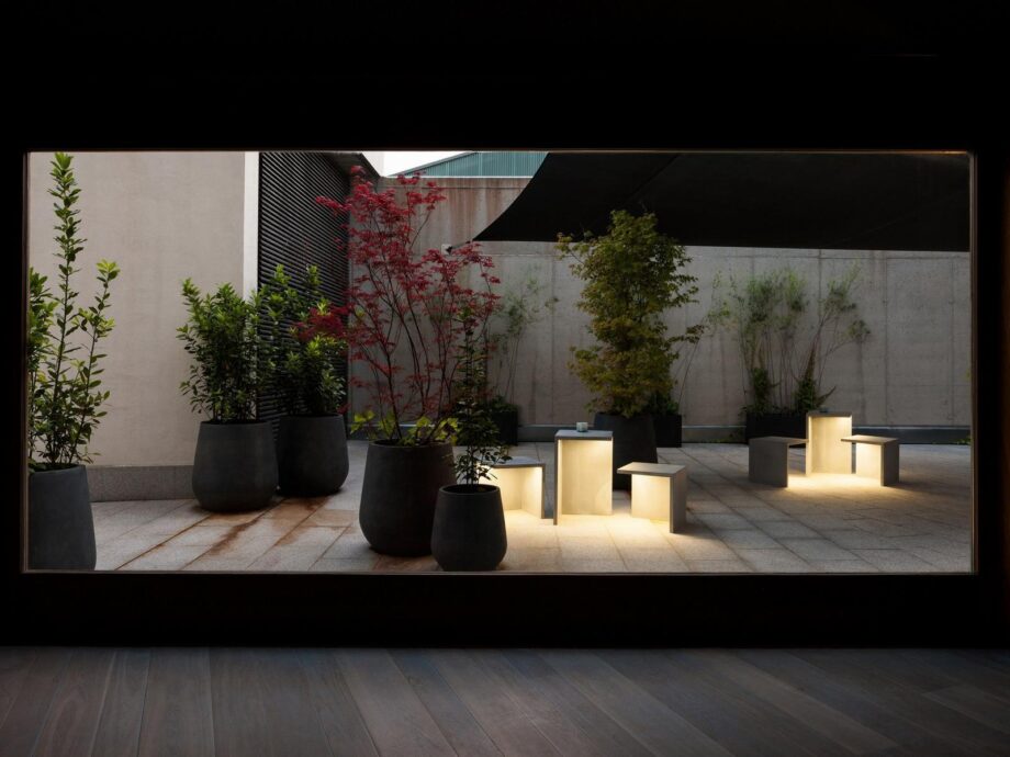 Empty уличный фонарь Vibia