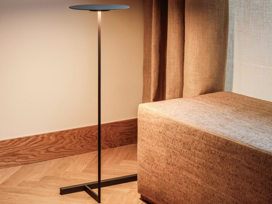 Flat 5957 торшер Vibia