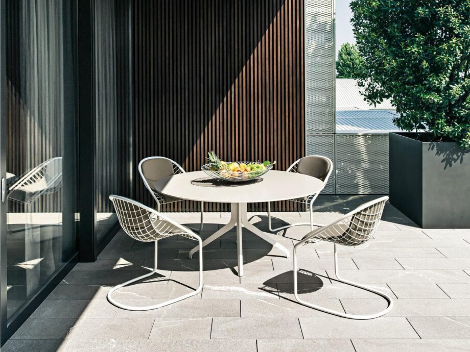 Claydon Outdoor уличный стол Minotti