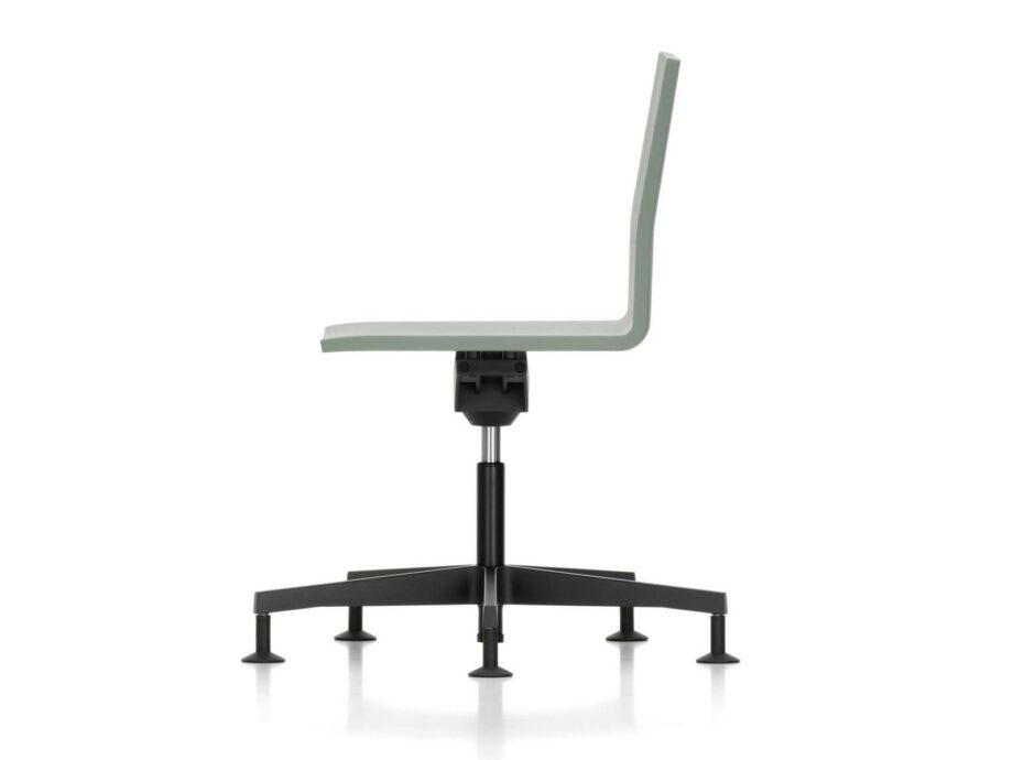 .04 офисное кресло Vitra