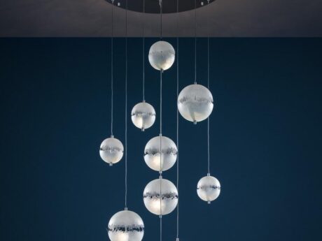 Postkrisi Chandelier