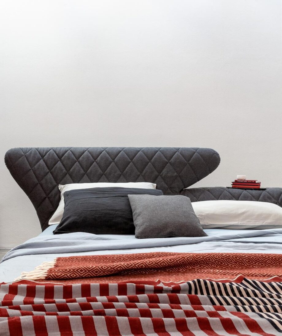 Lovy Bed кровать Bonaldo