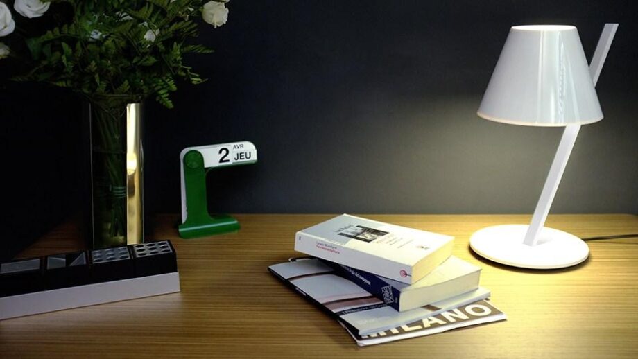 La Petite настольная лампа Artemide