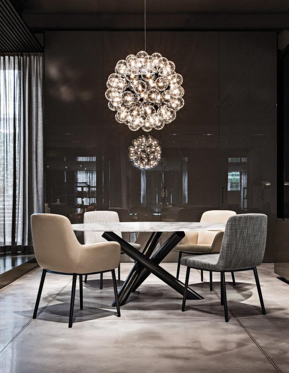 Van Dyck стол Minotti