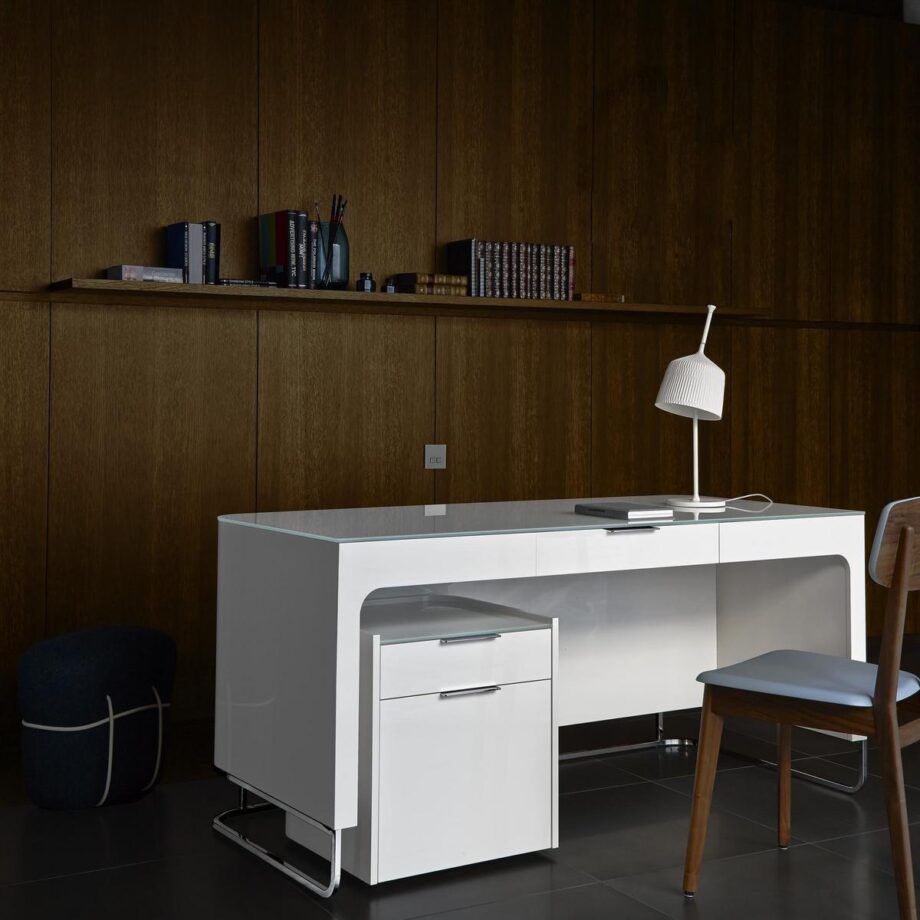 Hyannis Port письменный стол Ligne Roset