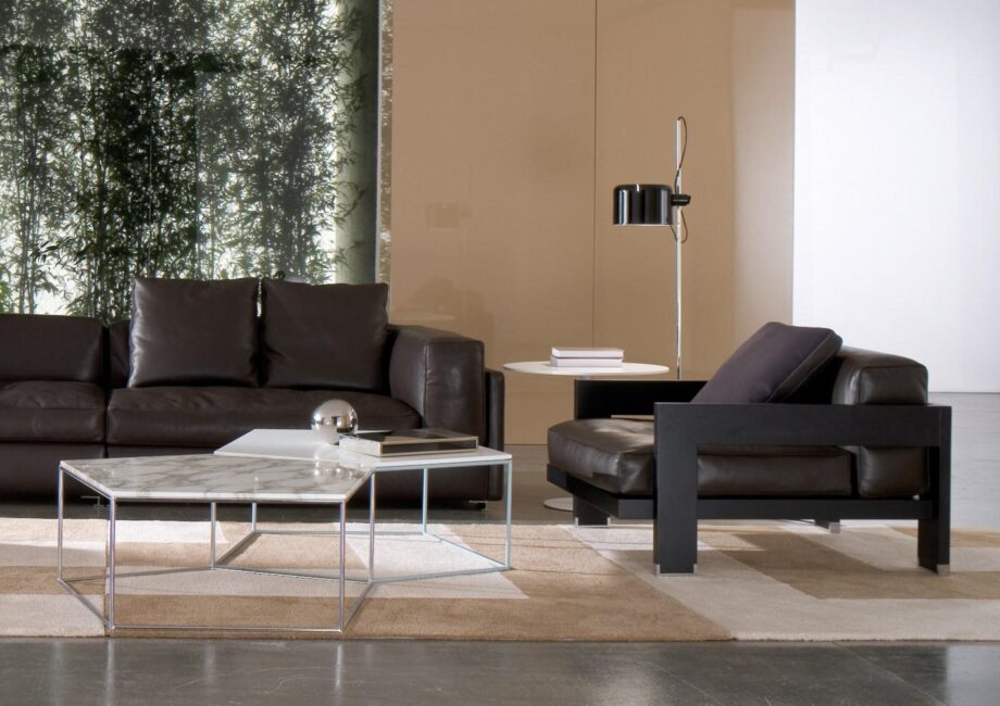Alison Black Lac. Armchair кресло Minotti