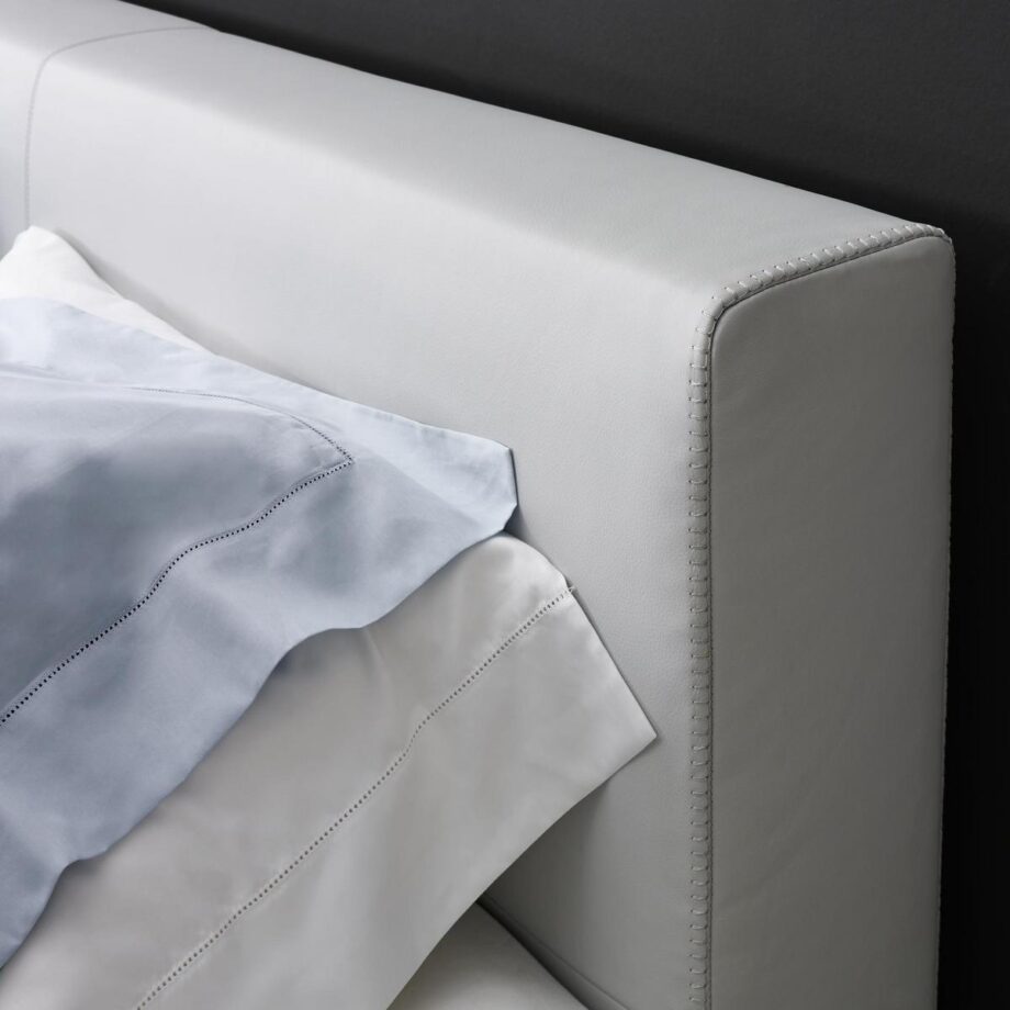 Anna кровать Ligne Roset