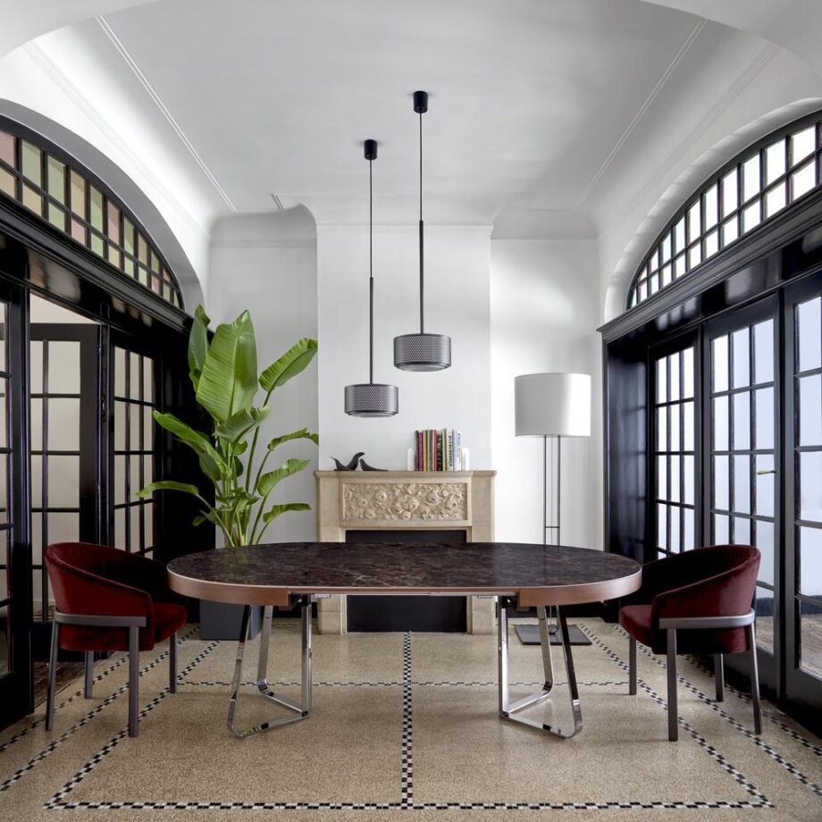 Ava стол Ligne Roset