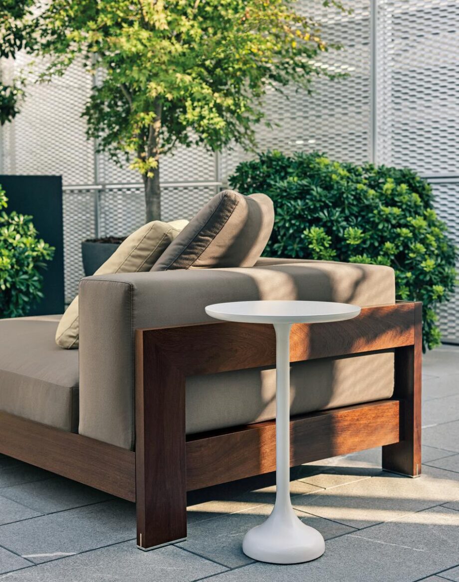 Warren Outdoor уличный столик Minotti