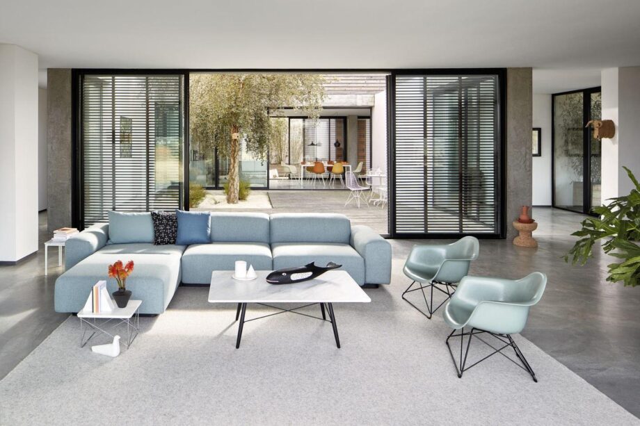 Lar Fiberglass небольшое кресло Vitra