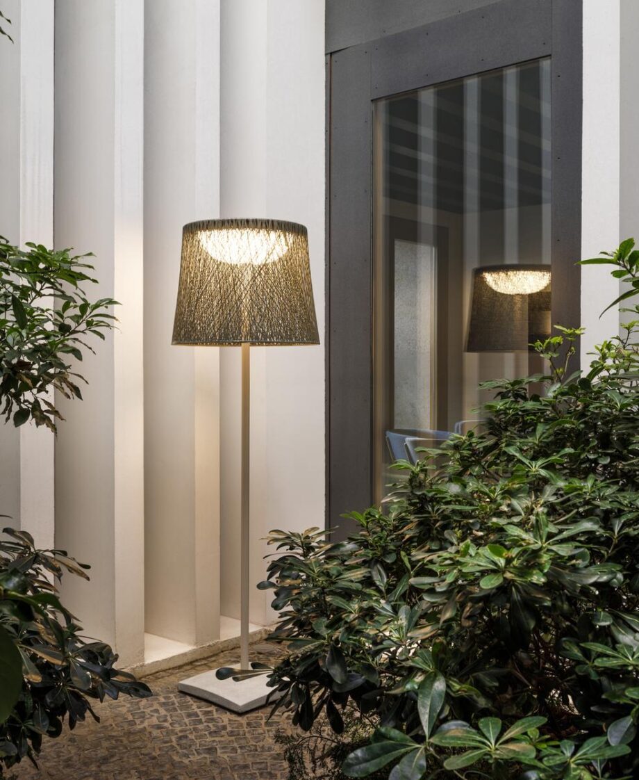 Wind 4057 уличный торшер Vibia
