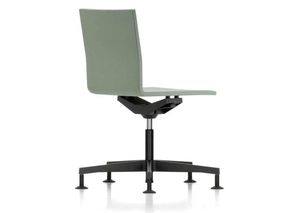 .04 офисное кресло Vitra