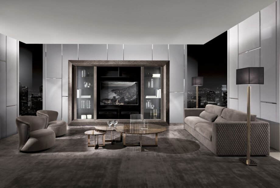 Byron Glass витрина | DV home. Элегантная ТВ-тумба с отделкой из шпона эбенового дерева, стеганой кожей и раздвижными дверцами из закаленного стекла с подсветкой.