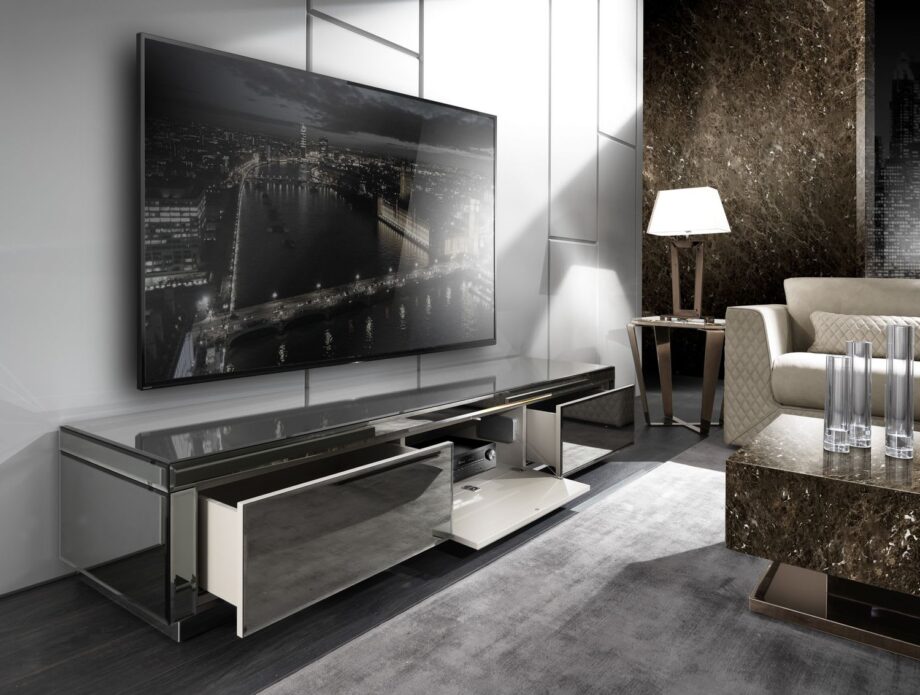 Envy Low мебель для телевизора | DV home. Элегантная тумба под ТВ с уникальными вариантами отделки, включая зеркало, лак, шпон и мрамор, с выдвижными ящиками.