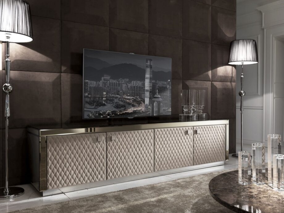 Byron Boiserie стеновая панель | DV home. Роскошные стеновые панели с обивкой, доступны в различных размерах, тканях и коже, идеальны для элегантных интерьеров.