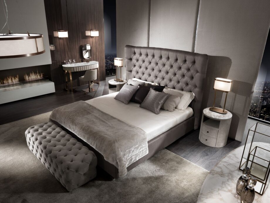 Coco консоль | DV home. Изысканная консоль с роскошной мраморной или лакированной столешницей, элегантным стальным основанием и встроенным зеркалом.