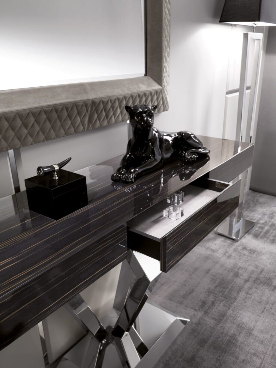 Ritz консоль | DV home. Роскошная консоль в стиле ар-деко со скульптурным основанием из нержавеющей стали и ящиком Blumotion.