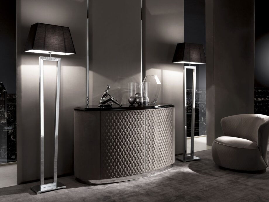 Vogue комод | DV home. Изысканный изогнутый буфет с уникальными стегаными дверцами, оснащенный хрустальными полками и столешницей из мрамора или лака.