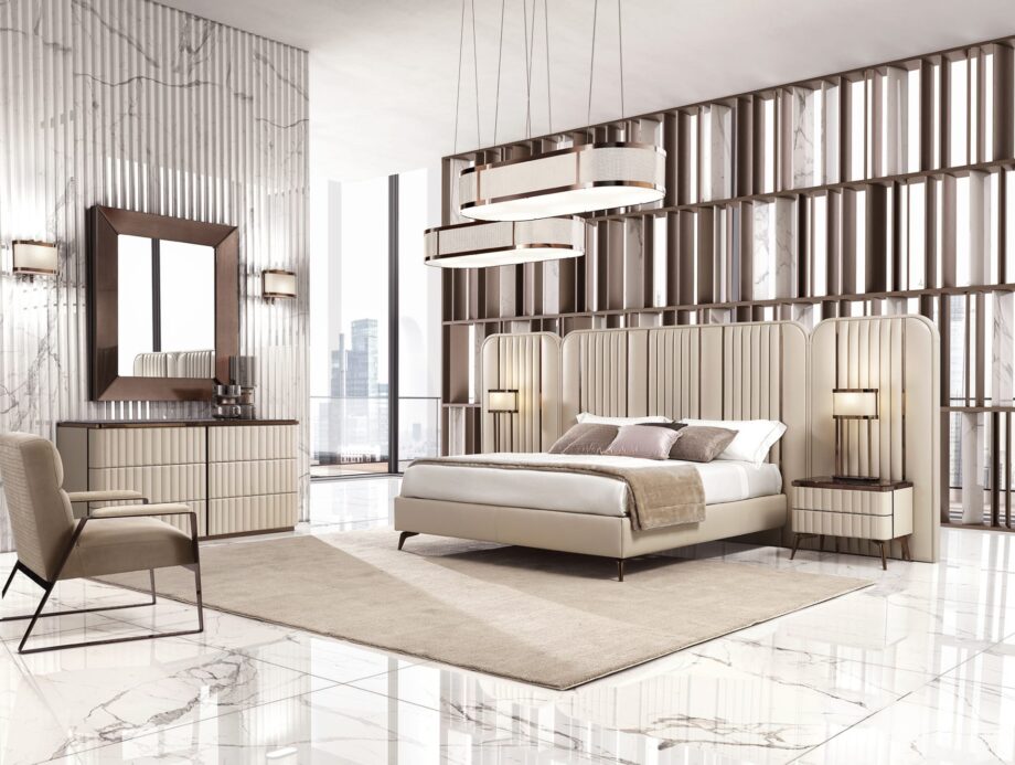 Hollywood Maxi кровать | DV home. Роскошная итальянская кровать с высоким изголовьем, украшенным элегантными вертикальными вставками, идеальна для изысканных спален.