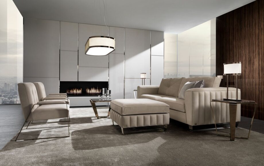 Ritz кресло | DV home. Изысканное кресло с каркасом из массива дерева и глянцевой хромированной стали, идеально для роскошных интерьеров.