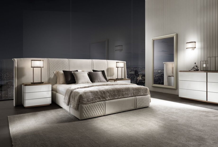 Coco Maxi кровать | DV home. Роскошная кровать с высоким стеганым изголовьем, предлагающая исключительный комфорт и изысканный дизайн.