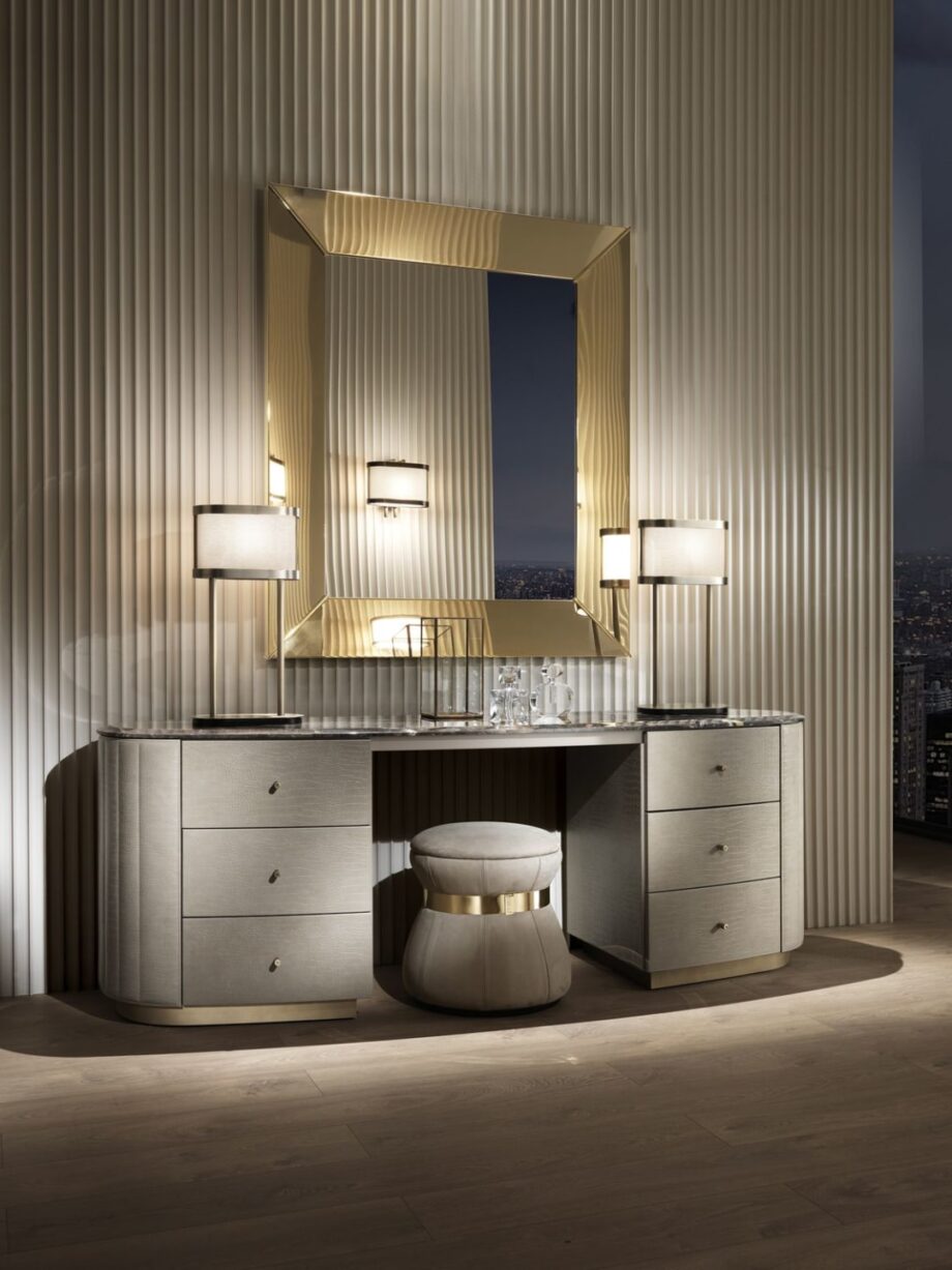 Tiffany зеркало | DV home. Изысканное итальянское зеркало класса люкс с элегантной рамой из нержавеющей стали, доступное в разнообразных утонченных металлических отделках.