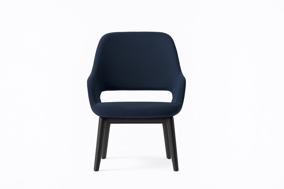 Babila Comfort 2759 небольшое кресло | Pedrali. Элегантное кресло с удобным обивкой и прочными ножками из массива древесины. Идеально сочетает в себе стиль и комфорт.