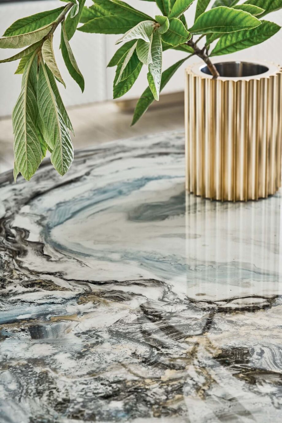 Decoro Round стол | Rugiano. Потрясающий круглый обеденный стол с уникальной ручной росписью, выполненной опытными мастерами, создающими истинный шедевр.