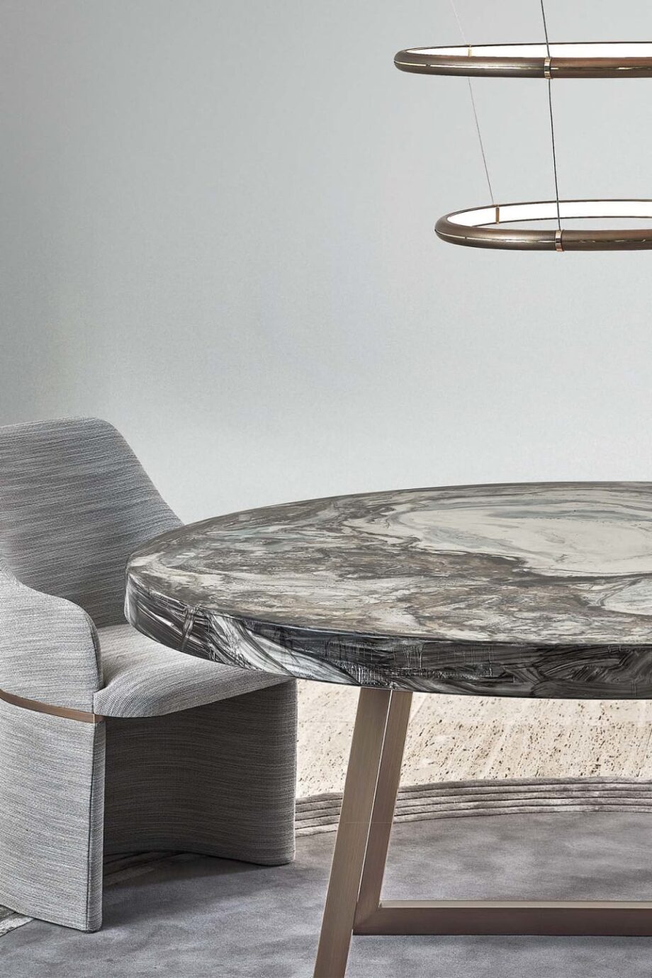 Decoro Round стол | Rugiano. Потрясающий круглый обеденный стол с уникальной ручной росписью, выполненной опытными мастерами, создающими истинный шедевр.